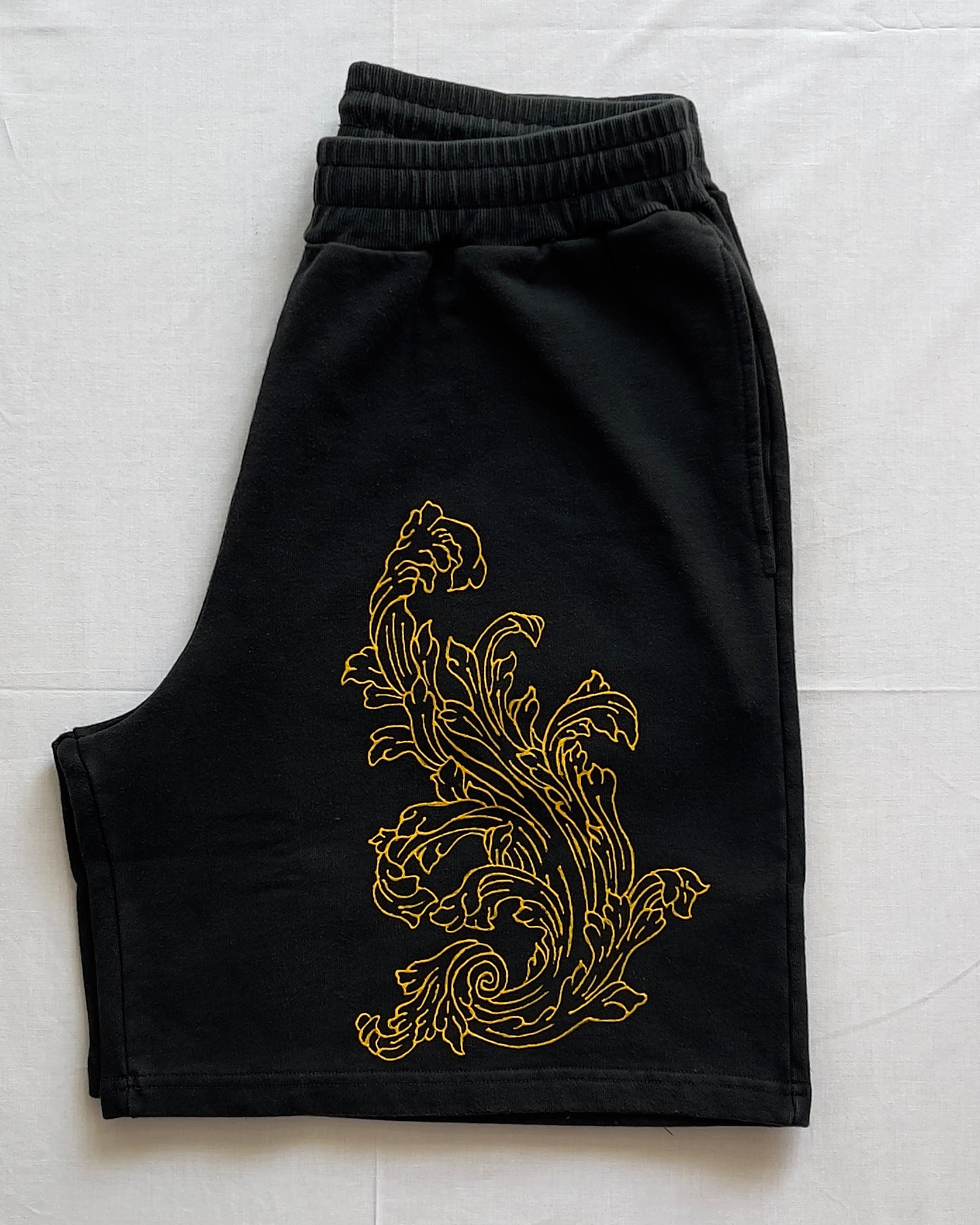 "Defile" - Relaxed Sweatshorts - Vintage Black