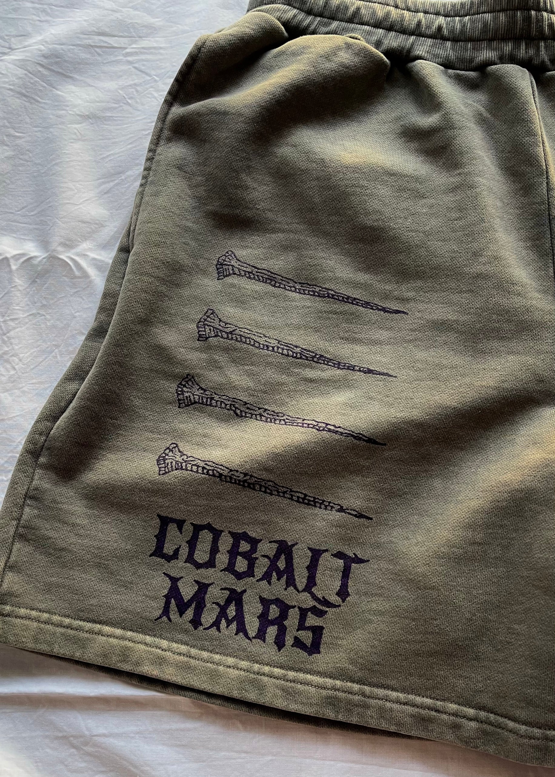 "Forget Me Not" - Relaxed Sweatshorts - Vintage Forest