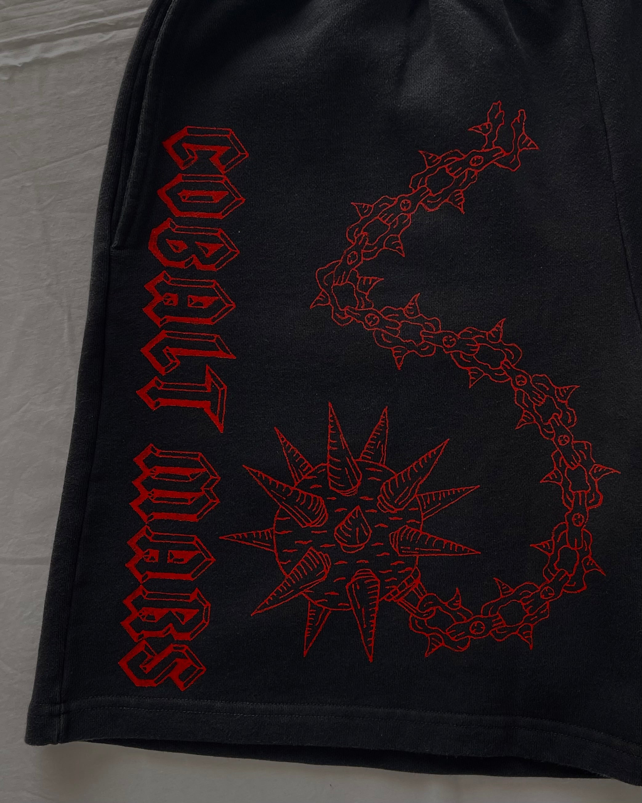 "UNBOUND" - Relaxed Sweatshorts - Vintage Black