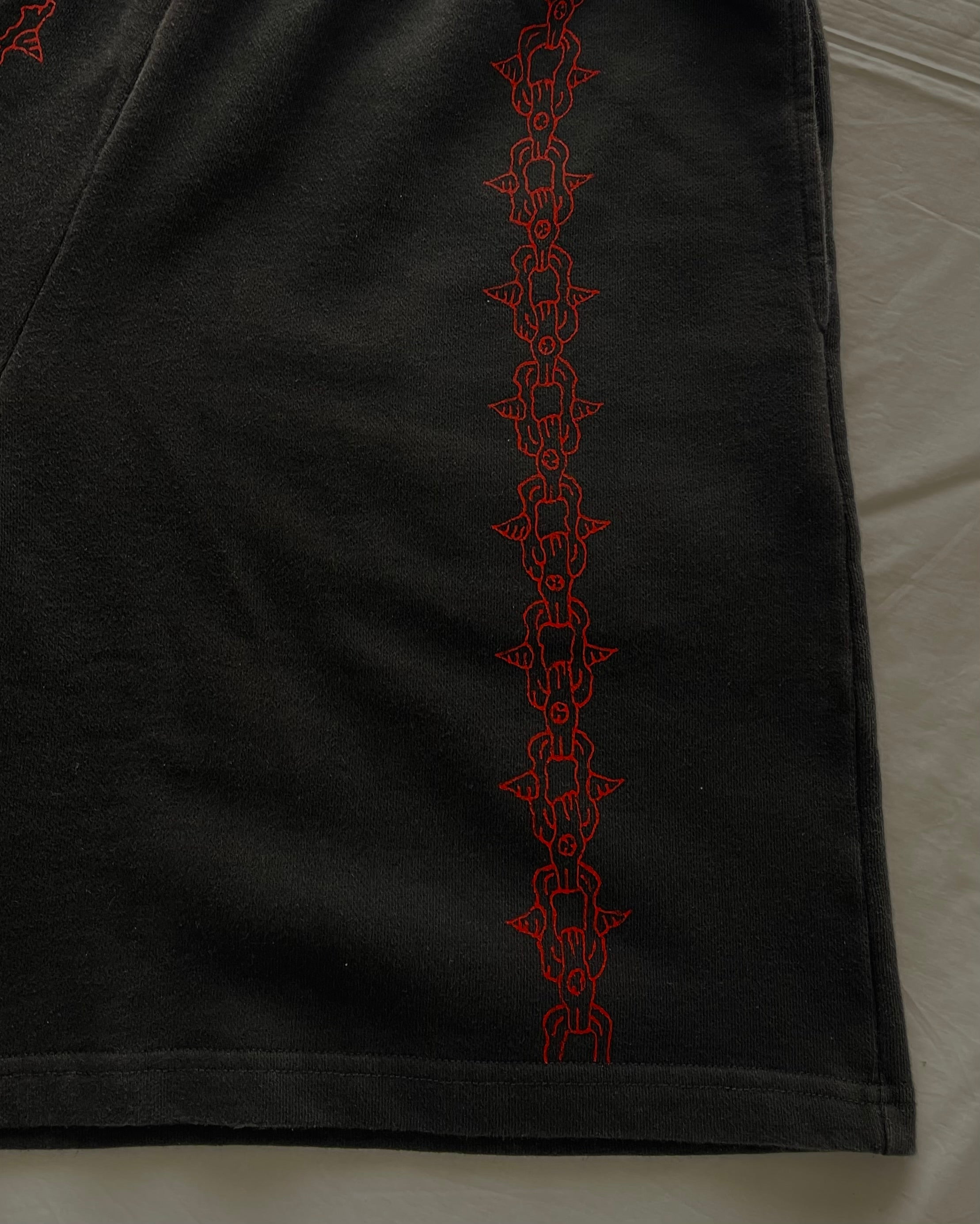 "UNBOUND" - Relaxed Sweatshorts - Vintage Black